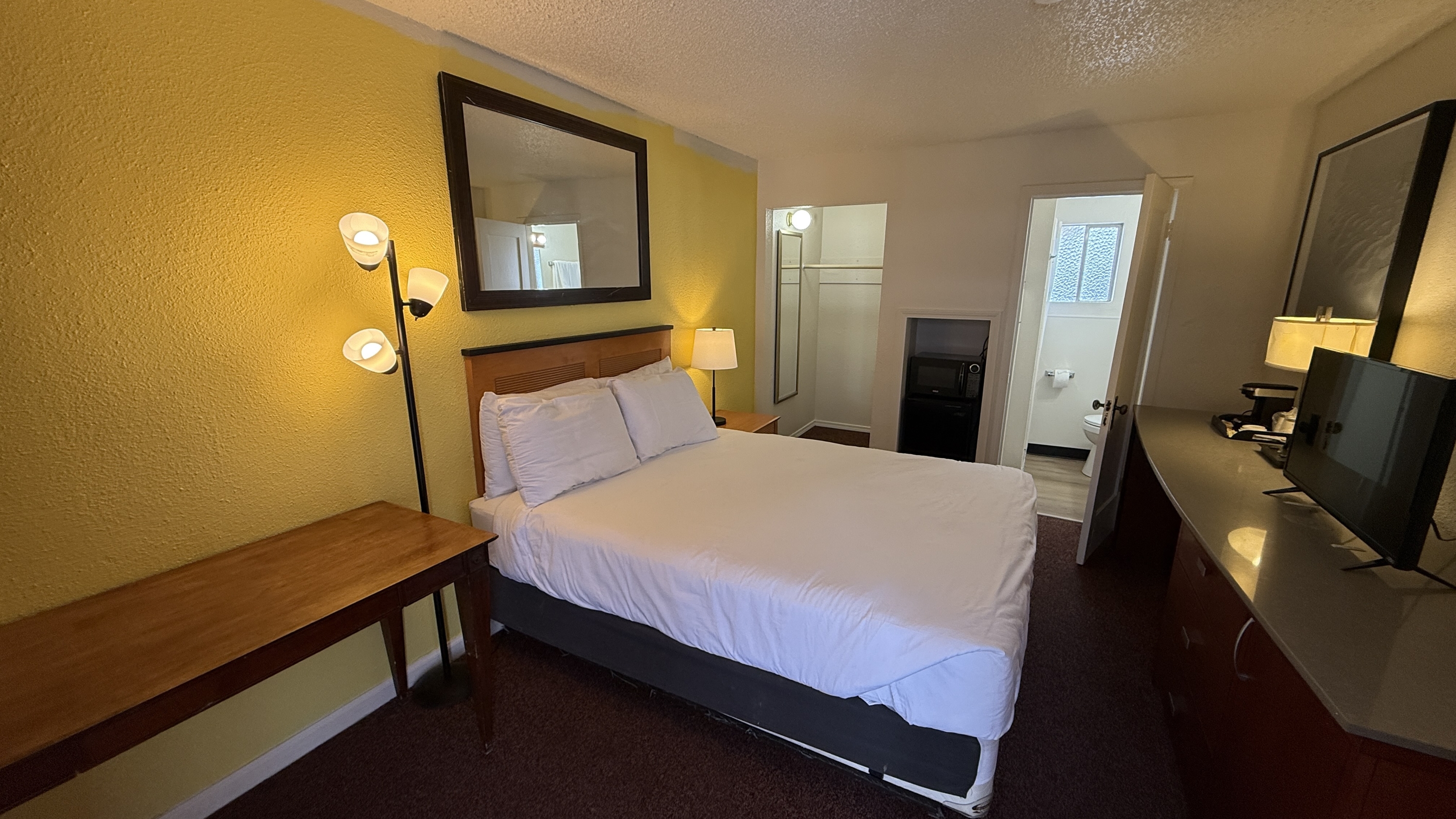 3200 West Lakeshore Court